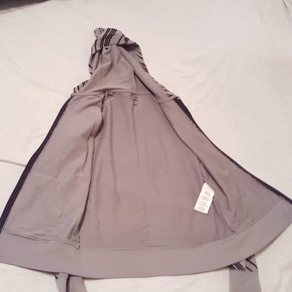 Zumba Hoodie Feel the Music Grey, Med - Picture 5 of 10